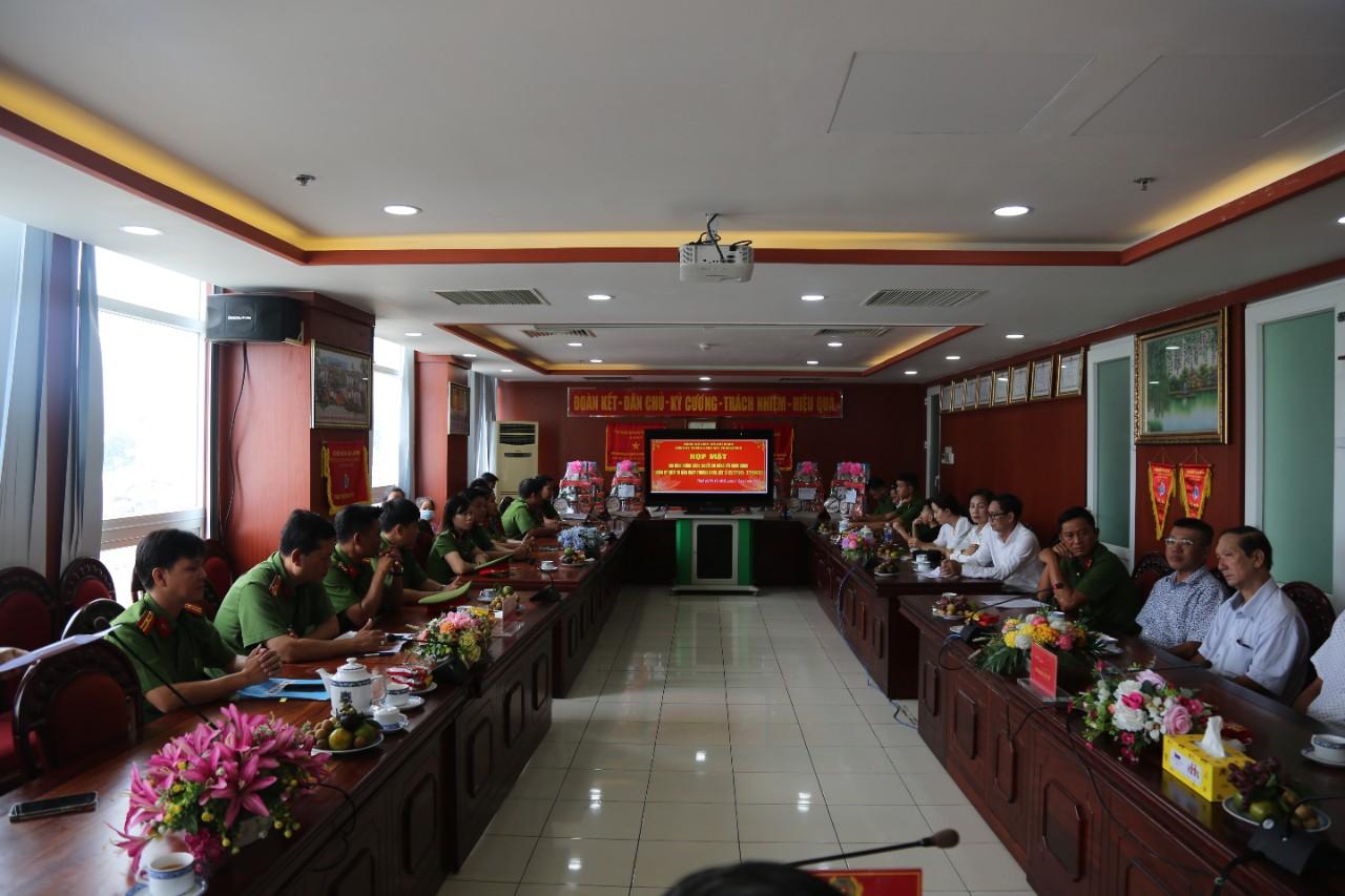 Toàn cảnh chương trình họp mặt