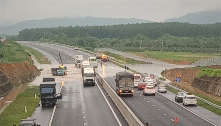Xử lý triệt để tình trạng ngập tại cao tốc Phan Thiết - Dầu Giây