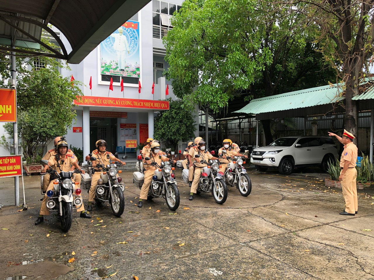 Đội CSGT An Sương ra quân đảm bảo tình hình TTATGT cho người dân trong dịp nghỉ lễ 2/9