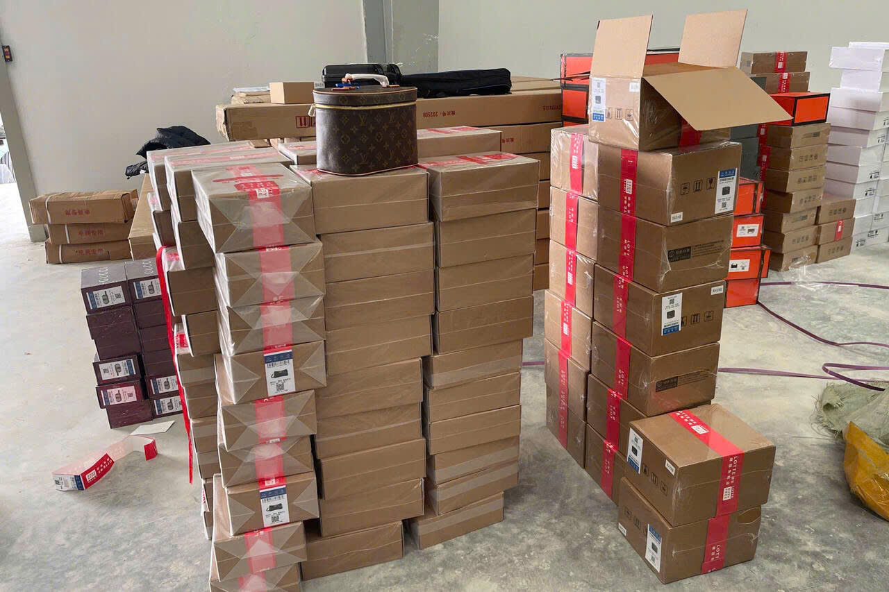 Lô hàng vi phạm khi bị lực lượng chức năng thu giữ.