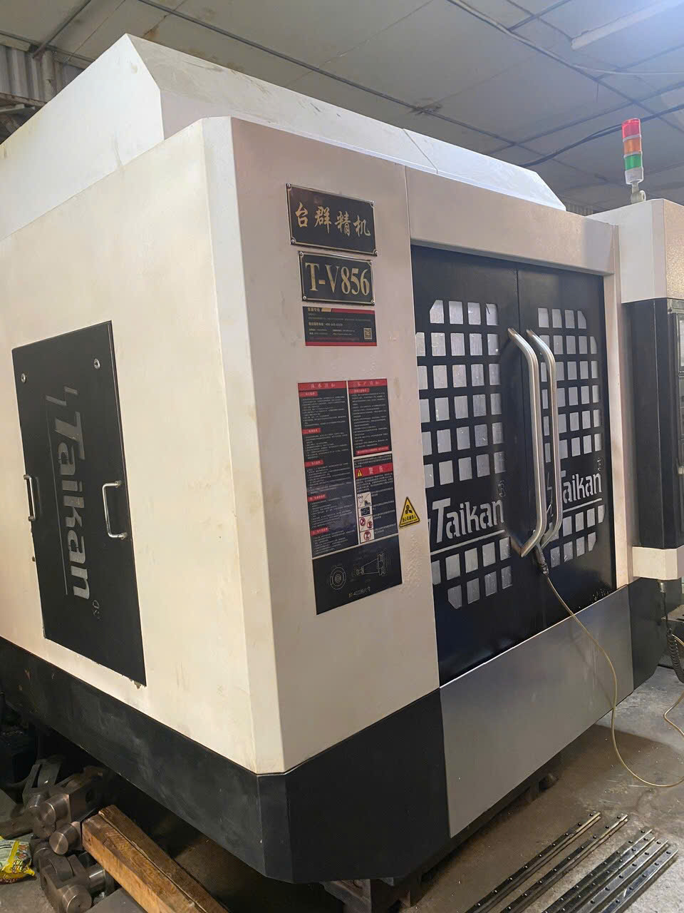 Doanh nghiệp đã có hành vi lợi dụng chính sách của Nhà nước trong việc nhập khẩu máy móc đã qua sử dụng về để bán thương mại. Ảnh: Cục Hải quan