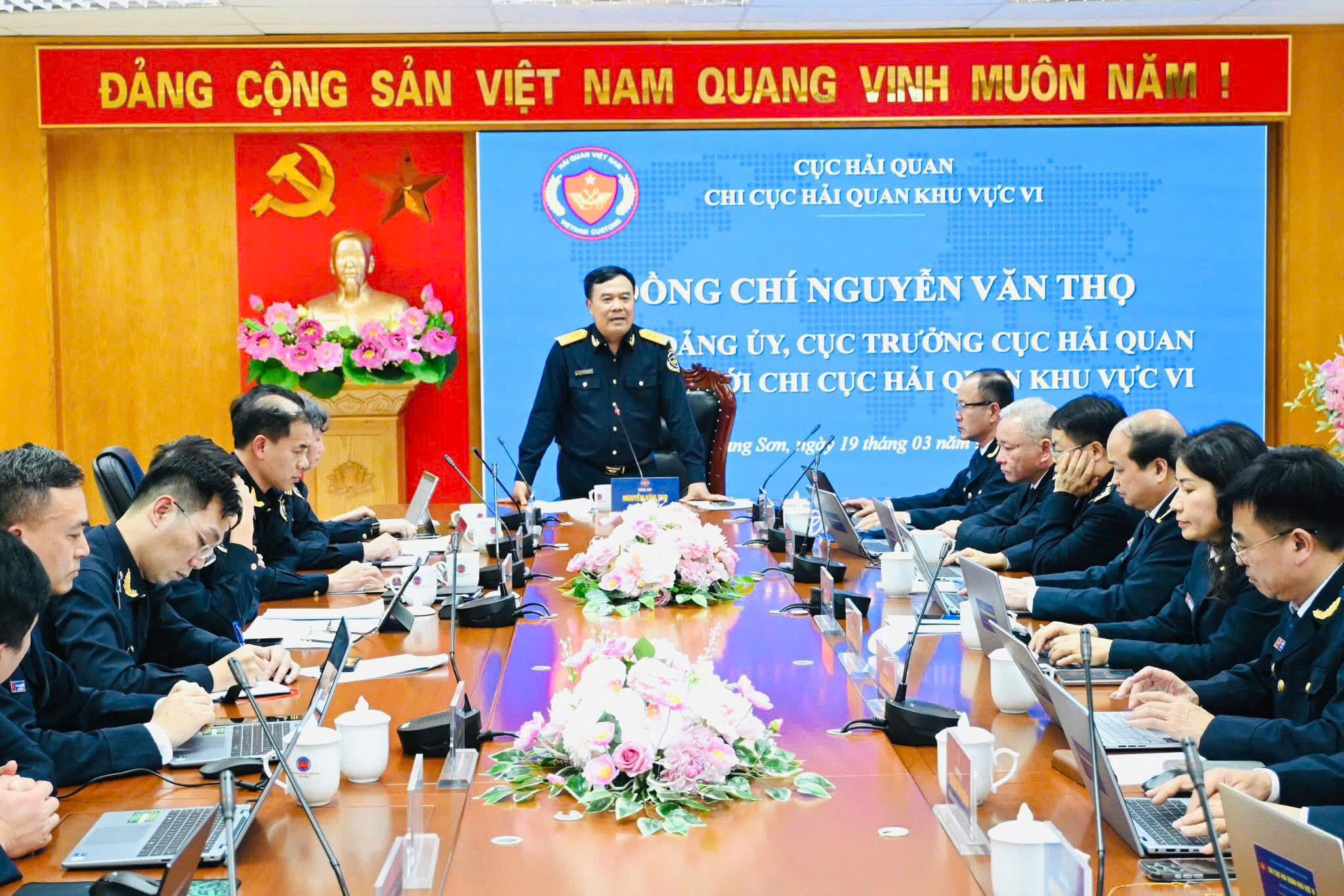 Đồng chí Nguyễn Văn Thọ – Bí thư Đảng ủy, Cục trưởng Cục Hải quan, Trưởng đoàn của Cục Hải quan phát biểu chỉ đạo tại buổi làm việc.