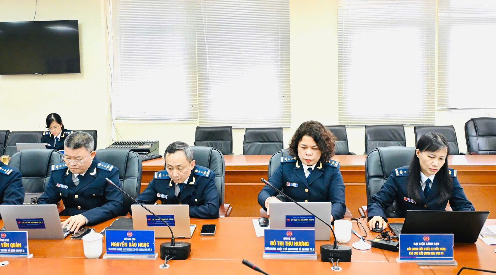 Đồng chí Nguyễn Văn Thọ ghi nhận và đánh giá cao những nỗ lực của tập thể lãnh đạo, công chức và người lao động Chi cục Hải quan khu vực VI trong việc hoàn thành nhiệm vụ được giao.