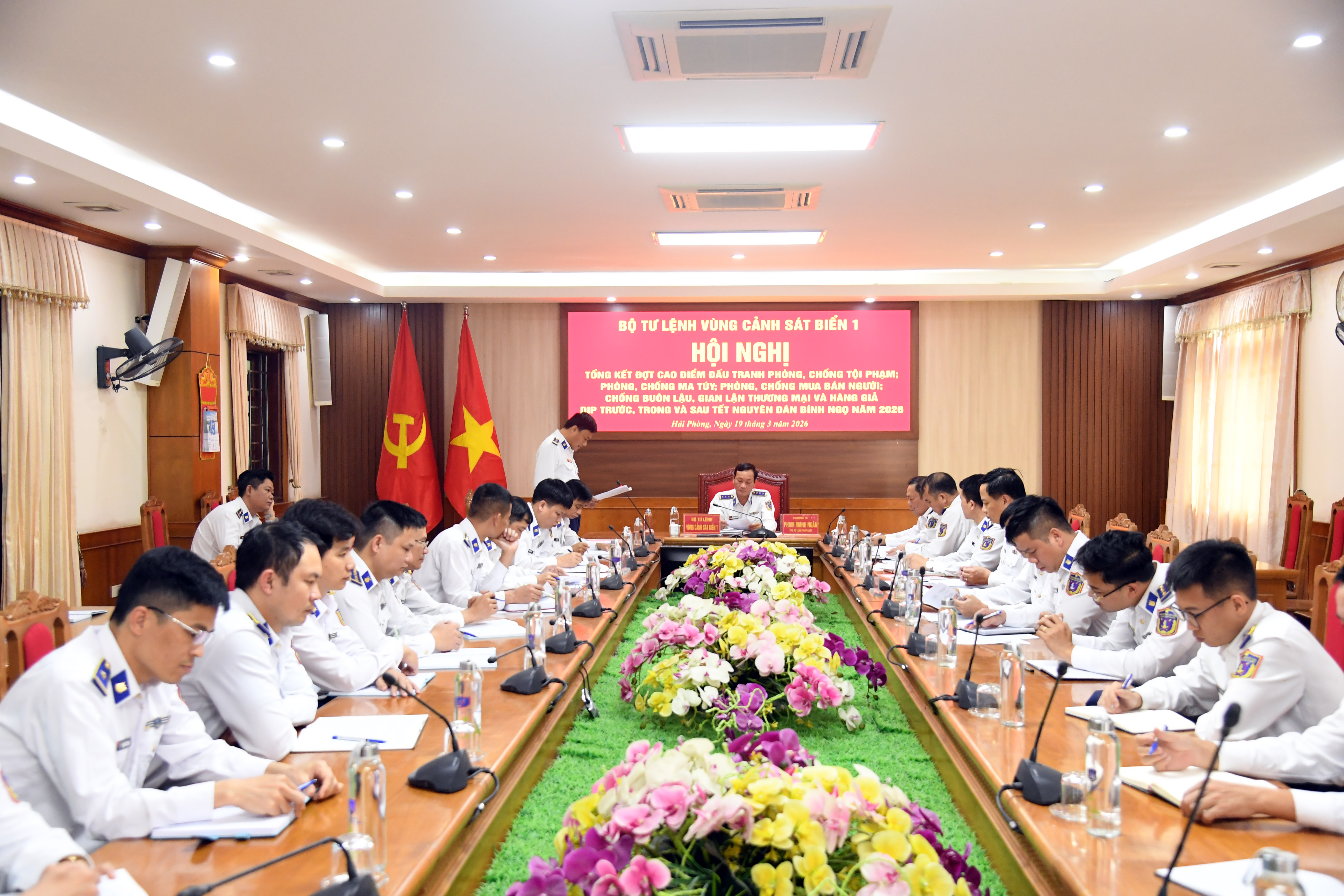 Về dự và chủ trì Hội nghị có đồng chí Thiếu tướng Trần Văn Hậu, Bí thư Đảng uỷ, Chính uỷ Bộ Tư lệnh Vùng; lãnh đạo, chỉ huy các cơ quan, đơn vị và cán bộ, nhân viên.