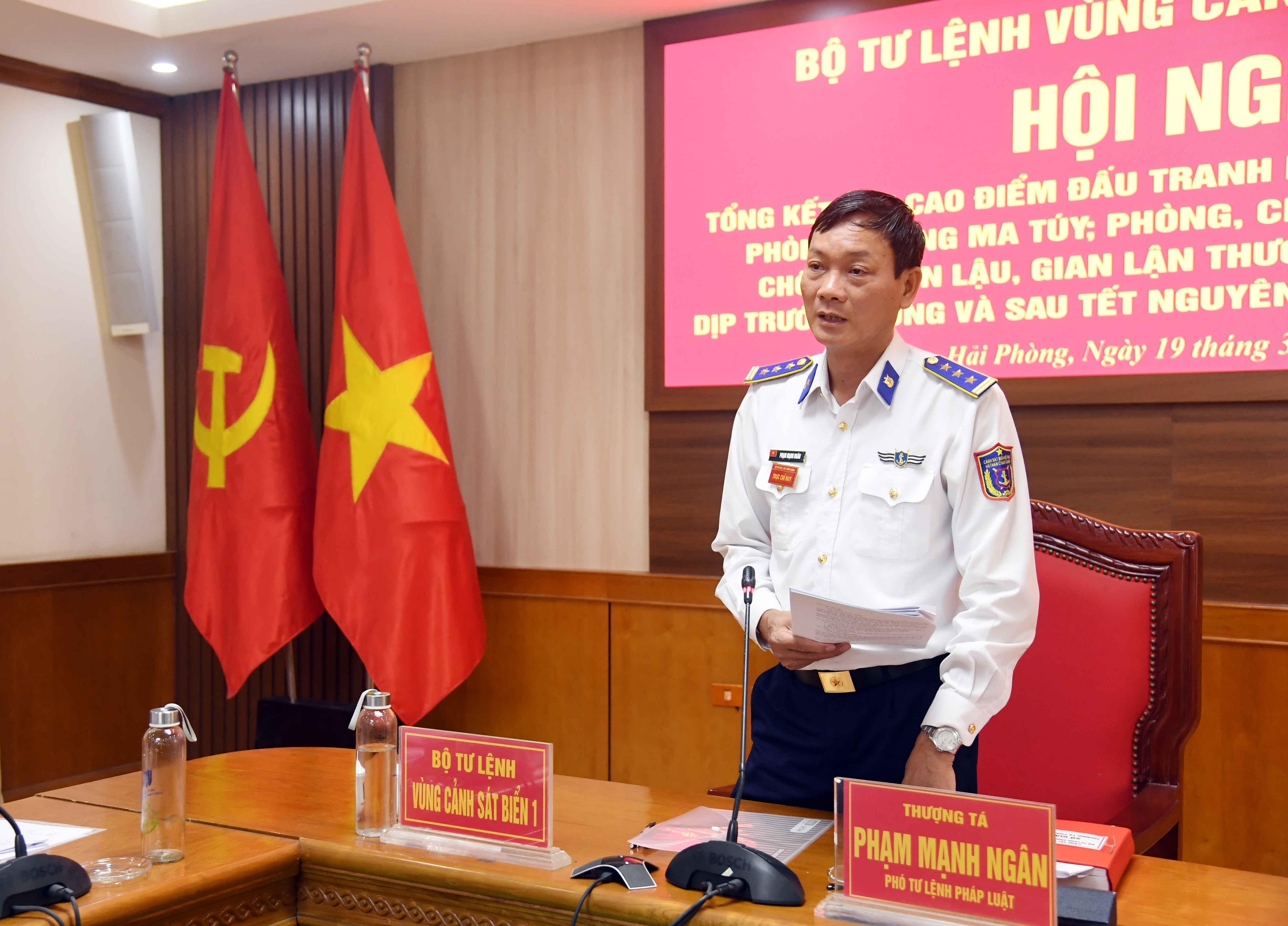 Thượng tá Phạm Mạnh Ngân chủ trì Hội nghị và phát biểu kết luận.