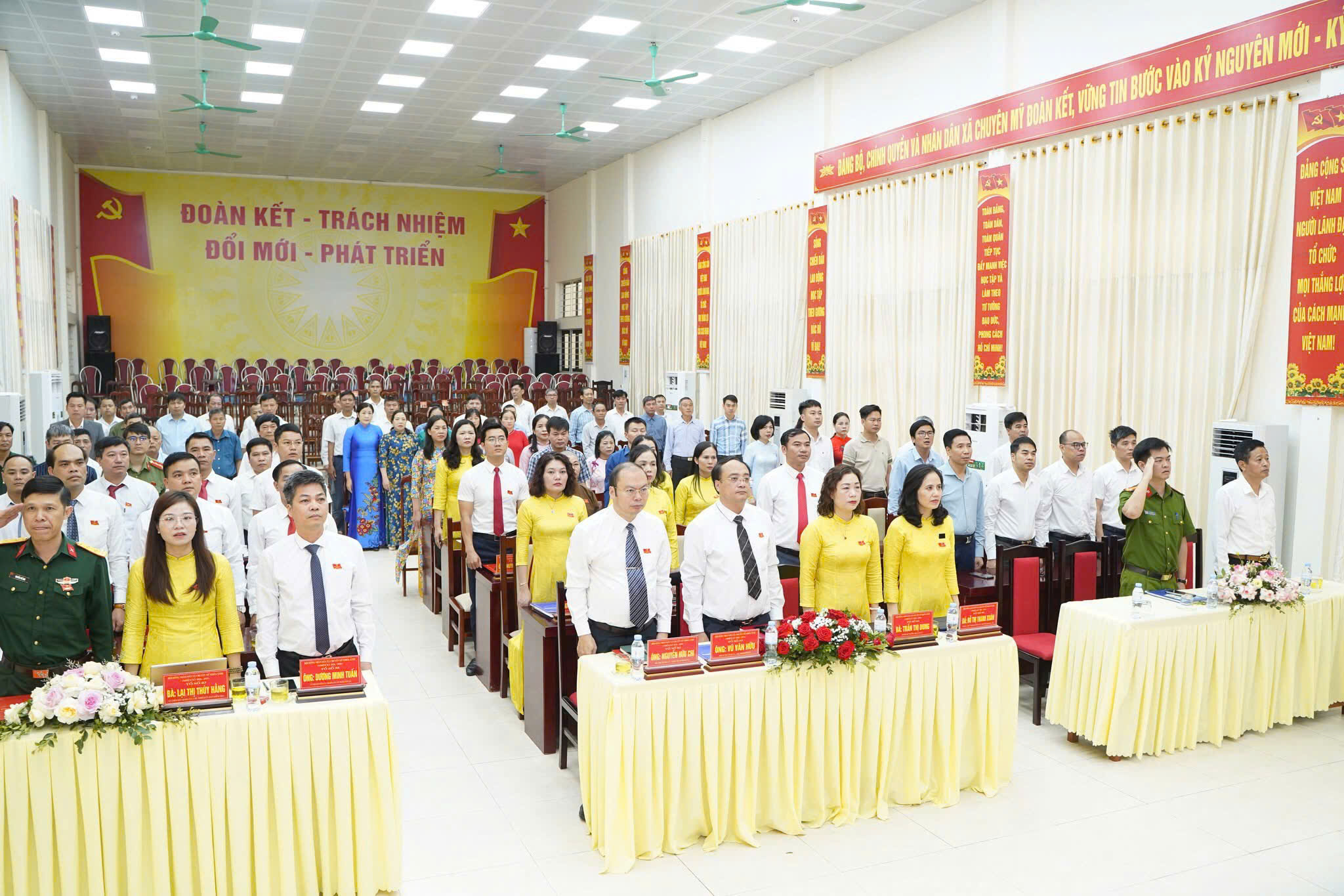 Đây là kỳ họp đầu tiên sau bầu cử của HĐND xã khóa XXIII, có ý nghĩa đặc biệt quan trọng, quyết định đến tổ chức bộ máy và hoạt động của chính quyền xã trong suốt nhiệm kỳ. 