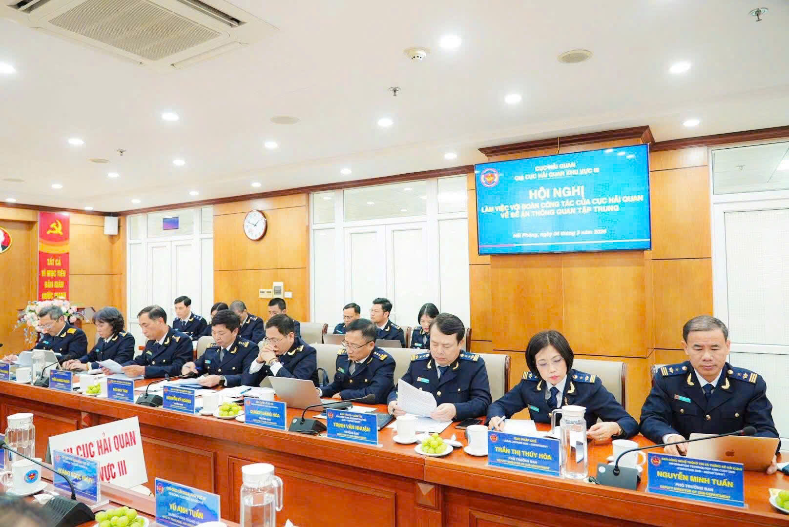 Những kinh nghiệm và đóng góp ý kiến trình lãnh đạo xem xét.