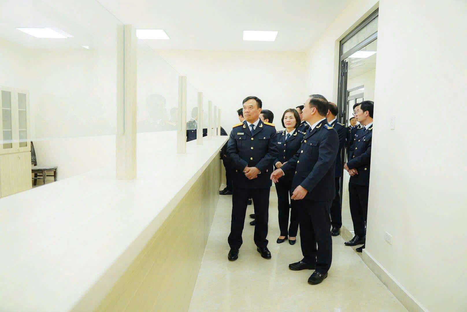 Đoàn đã khảo sát thực địa địa điểm dự kiến bố trí trung tâm thông quan tập trung. Việc khảo sát nhằm đánh giá năng lực hạ tầng công nghệ thông tin, không gian làm việc