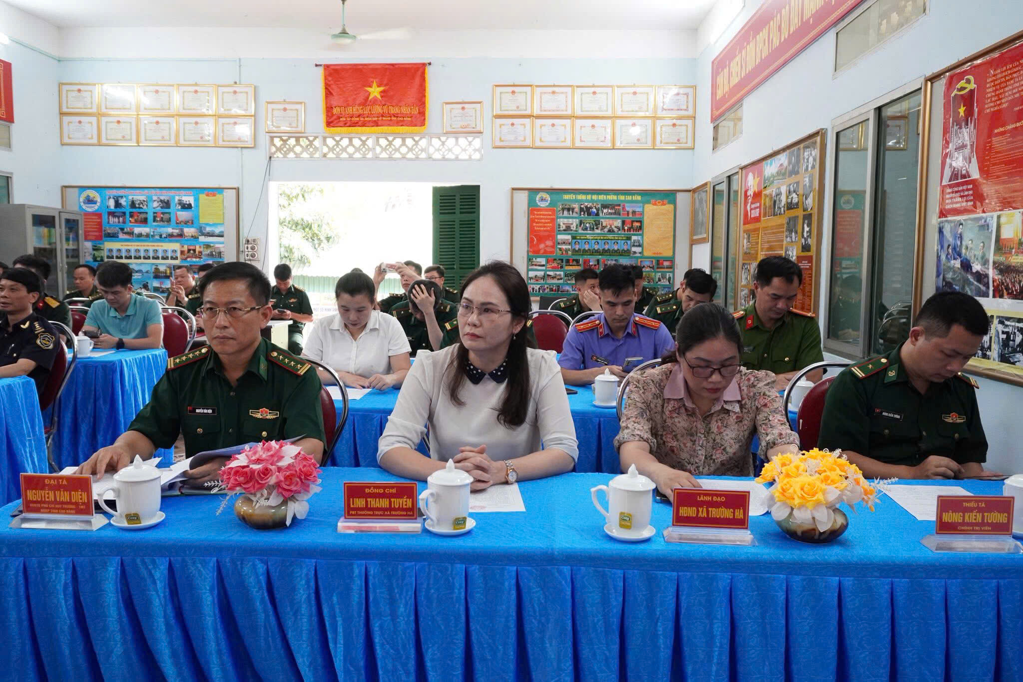 Lãnh đạo xã Trường Hà tới dự Hội nghị trao quyết định, đây là một sự chứng kiến thay đổi tên của Đổi tên Đồn Biên phòng Cửa khẩu Sóc Giang thành Đồn Biên phòng Cửa khẩu Pác Bó có ý nghĩa chính trị, lịch sử sâu sắc.