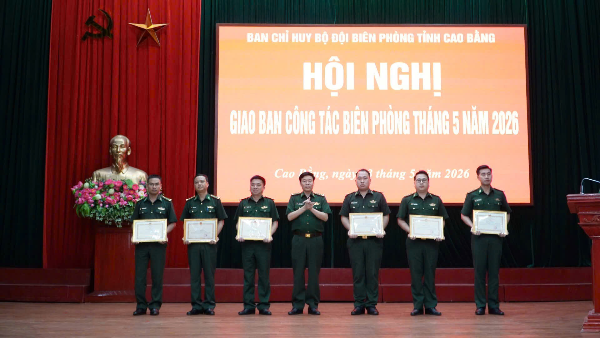 Ban Chỉ huy Bộ đội Biên phòng tỉnh đã tổ chức trao khen thưởng cho các tập thể, cá nhân có thành tích xuất sắc.