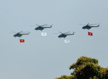 Trực thăng biểu diễn Khai mạc 