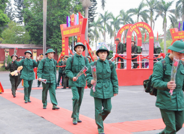 Các tân binh sẵn sàng với chặng đường phía trước, thể hiện tinh thần xung kích của tuổi trẻ