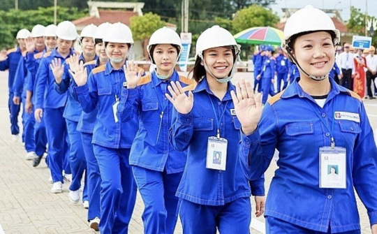 Bộ Luật Lao động mới giúp Việt Nam tránh được bẫy thu nhập trung bình