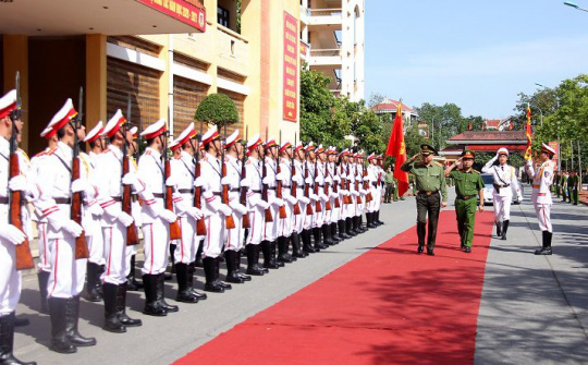 Giữ vững an ninh, trật tự để bảo vệ, xây dựng và phát triển đất nước