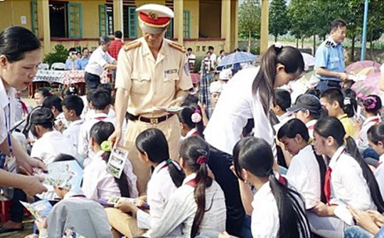 Kết luận của Ban Bí thư về việc tiếp tục thực hiện Chỉ thị số 32-CT/TW về công tác phổ biến giáo dục pháp luật