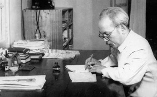 Ba bài thuốc chữa trị tham nhũng hiệu nghiệm của Bác Hồ