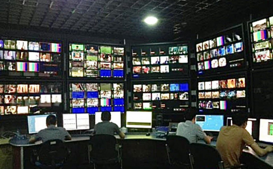 Tuân thủ pháp luật và tôn trọng văn hóa dân tộc