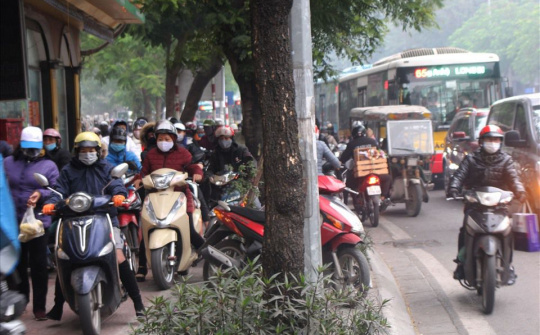 Hà Nội: Xử lý nghiêm hành vi đi xe trên vỉa hè