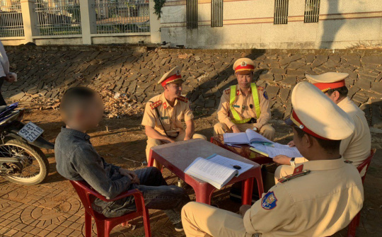 CSGT Đắk Nông:  Phát hiện đối tượng điều khiển xe máy dương tính với ma túy