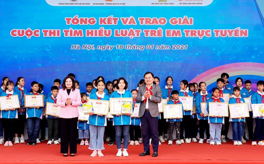 Thi tìm hiểu luật về Trẻ em trực tuyến: Học sinh  Phú Thọ và Đắk Lắk về nhất