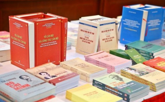 Xuất bản sách phục vụ trực tiếp cuộc đấu tranh phê phán các quan điểm sai trái, thù địch trong tình hình mới