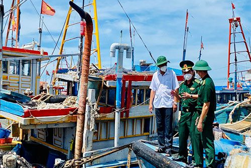 Bộ đội Biên phòng Ninh Thuận giúp ngư dân hiểu rõ thêm về Luật Biển Việt Nam