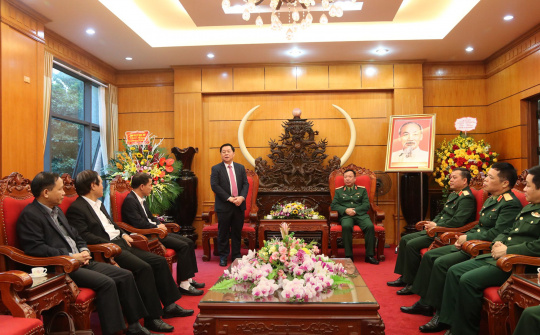 Trưởng ban Tuyên giáo Trung ương thăm, chúc mừng Học viện Chính trị Bộ Quốc phòng và Học viện Chính trị Công an Nhân dân