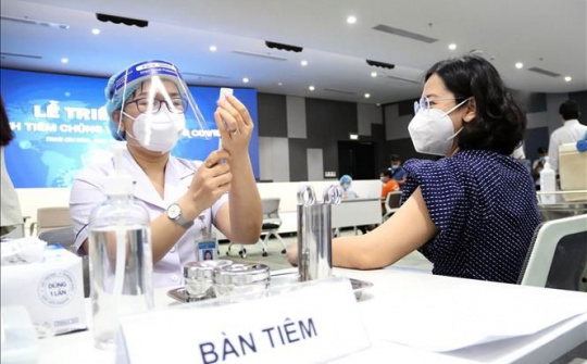 Thúc đẩy tiến độ cấp phép hồ sơ liên quan đến vaccine, thuốc, trang thiết bị, vật tư y tế