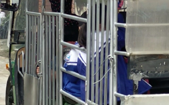 Huyện Hoằng Hoá (Thanh Hóa): Đã xử lý việc dùng xe điện (không đúng quy định) đưa đón học sinh đi học