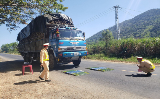 Bình Định: Tăng cường kiểm tra, xử lý nghiêm các vi phạm xe chở quá tải, quá khổ