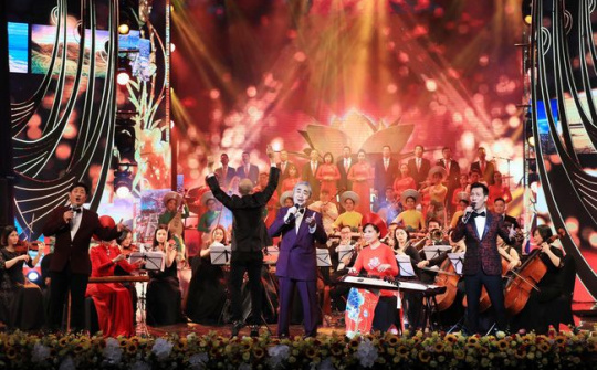 “Tình dân nghĩa nước một lòng sắt son”