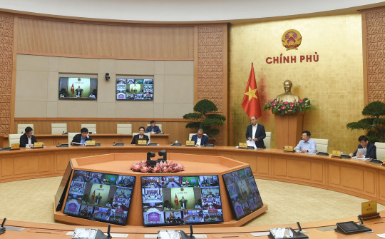 Thủ tướng yêu cầu nghiên cứu "hộ chiếu vaccine" và mở lại đường bay quốc tế có kiểm soát