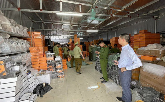 Triệt phá kho hàng nhái thương hiệu Hermès lớn nhất miền Bắc