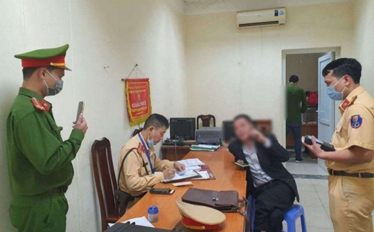 Tài xế say xỉn, chống đối người thi hành công vụ