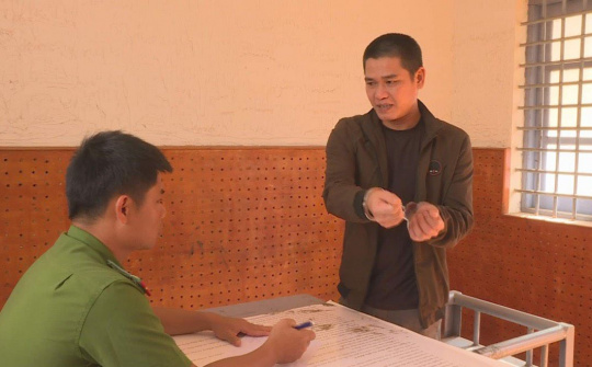 Đắk Lắk: Bất ngờ sau 12 năm trốn truy nã đối tượng tự ra đầu thú