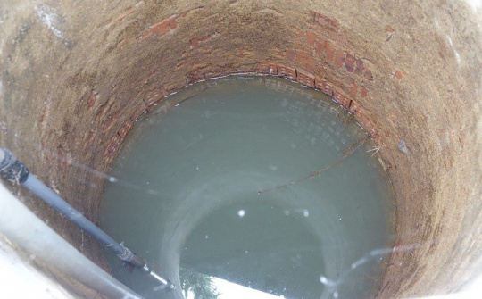 Khẩn cấp kiểm tra hàng loạt giếng nước bốc mùi khét tại thôn Phước Hòa (Quảng Ngãi)