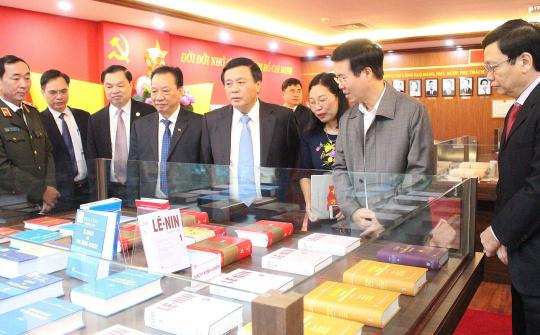 Tăng cường bảo vệ nền tảng tư tưởng của Đảng, đấu tranh phản bác các quan điểm sai trái, thù địch trong tình hình mới