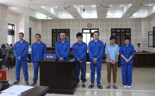 Câu kết với tổ chức, 1 phụ nữ cho 14 người Trung Quốc nhập cảnh 'chui’ để đánh bạc