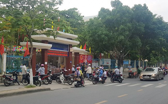 Đà Nẵng: 35 học sinh ngộ độc bởi nước màu slime