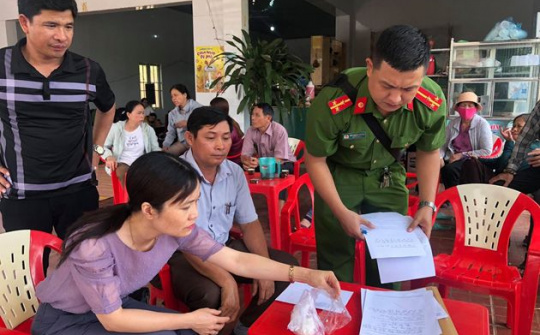 Ăn nhầm bả chó, hai cháu bé thương vong