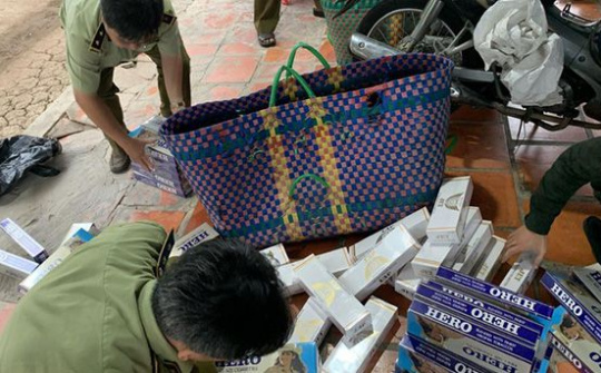Phát hiện hơn 4000 bao thuốc lá nhập lậu được nguy trang trong những túi rau
