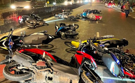 Khởi tố và bắt tạm giam 11 'quái xế' đua xe trái phép trên QL1