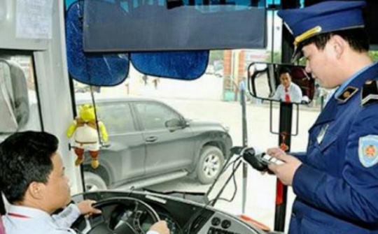 Áp dụng thiết bị giám sát hành trình với kiểm tra và xử lý vi phạm giao thông