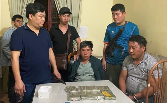 Bắt quả tang 2 đối tượng vận chuyển trái phép chất ma túy