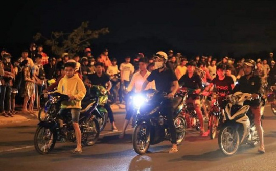 Tăng cường tuần tra kiểm soát công khai kết hợp với hóa trang, xử lý nghiêm hành vi đua xe trái phép, nẹt pô