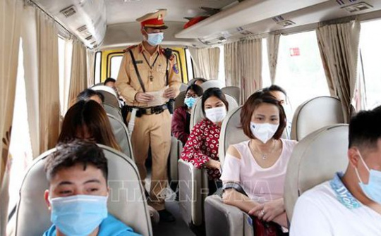 Hành vi không đeo khẩu trang trên xe khách sẽ bị xử lý nghiêm