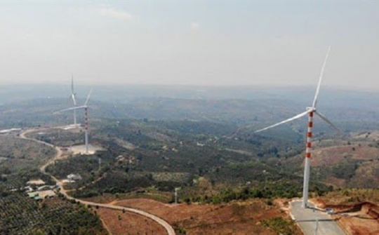 Đắk Lắk: Hàng chục người nước ngoài  làm việc 'chui' tại các nhà máy điện gió.