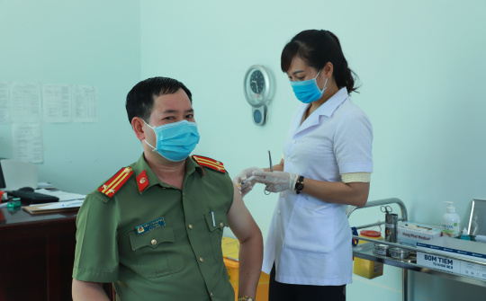 Đắk Nông: Tổ chức tiêm Vaccine phòng dịch COVID-19 cho cán bộ chiến sĩ vùng biên giới