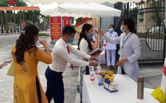 Thanh Hóa: Yêu cầu kiểm điểm trách nhiệm Chủ tịch UBND xã và  Trạm trưởng Trạm Y tế do vi phạm trong phòng, chống Covid-19