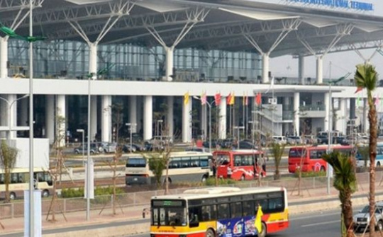 Thí điểm dịch vụ vận chuyển hành khách từ trung tâm đô thị và trung tâm du lịch đến cảng hàng không bằng ô tô